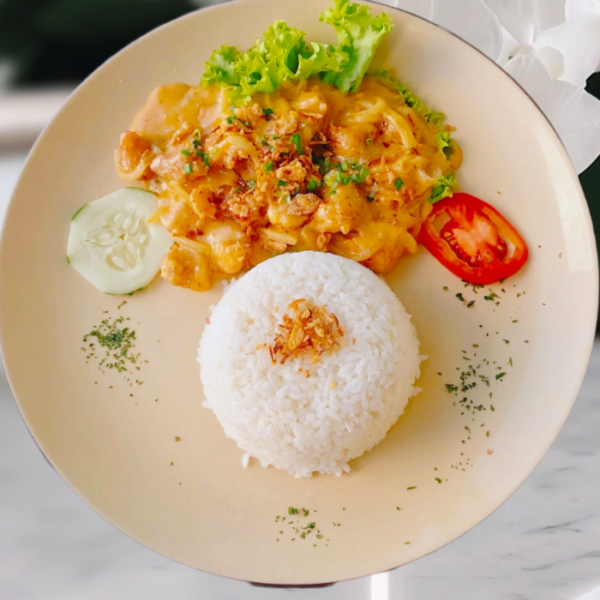 Nasi Ayam Goreng Saos Asin